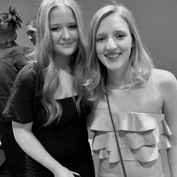 Meet your Posher, Loren - Picture 1 of 1